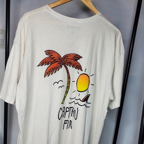 Captain fin tshirt - Picture 3 of 3